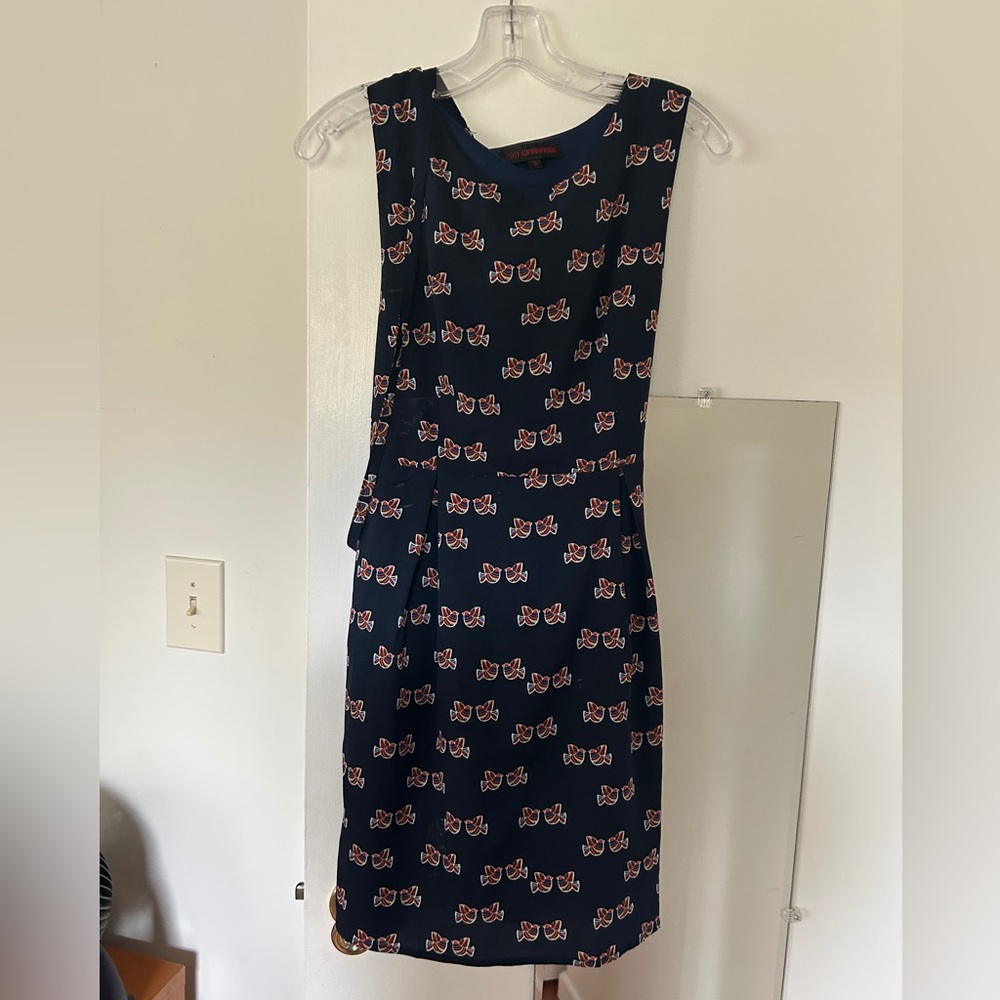 Very cute bird pattern navy tie waist dress size small